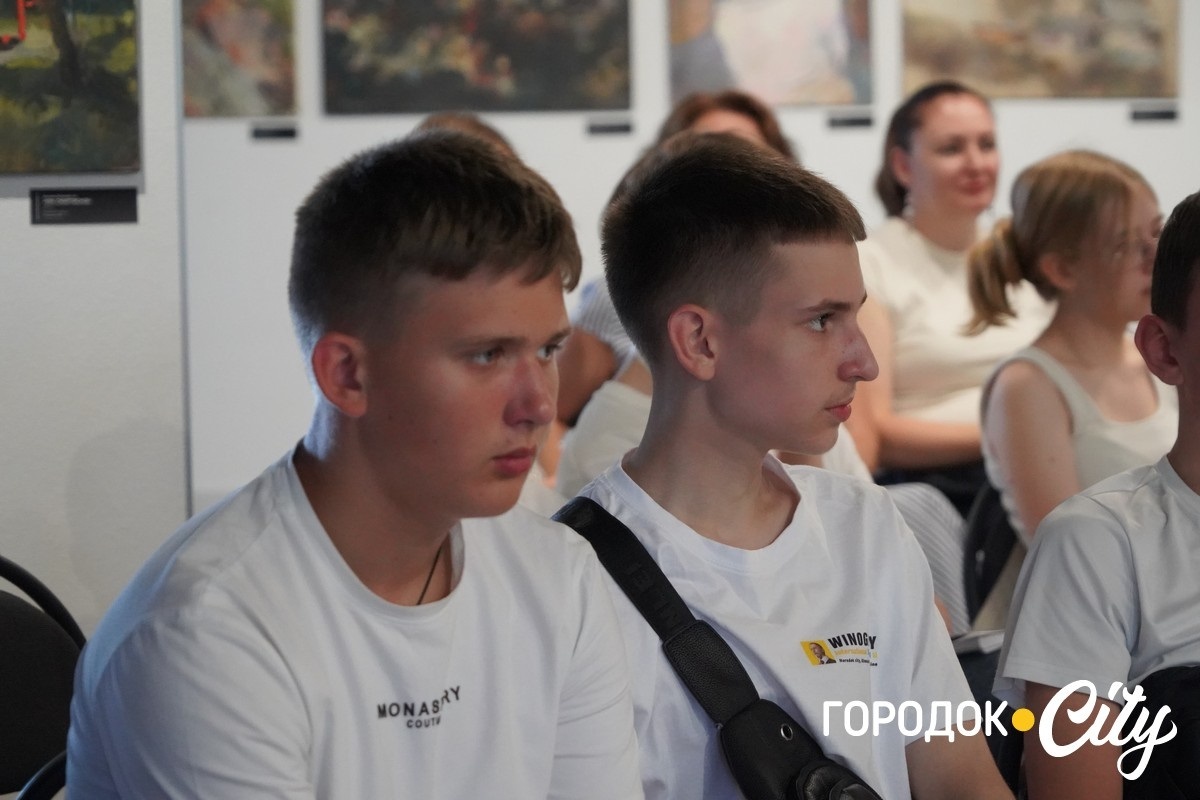 Як народжуються сучасні ліки: учасники літньої школи Виноградського побували у ролі розробників