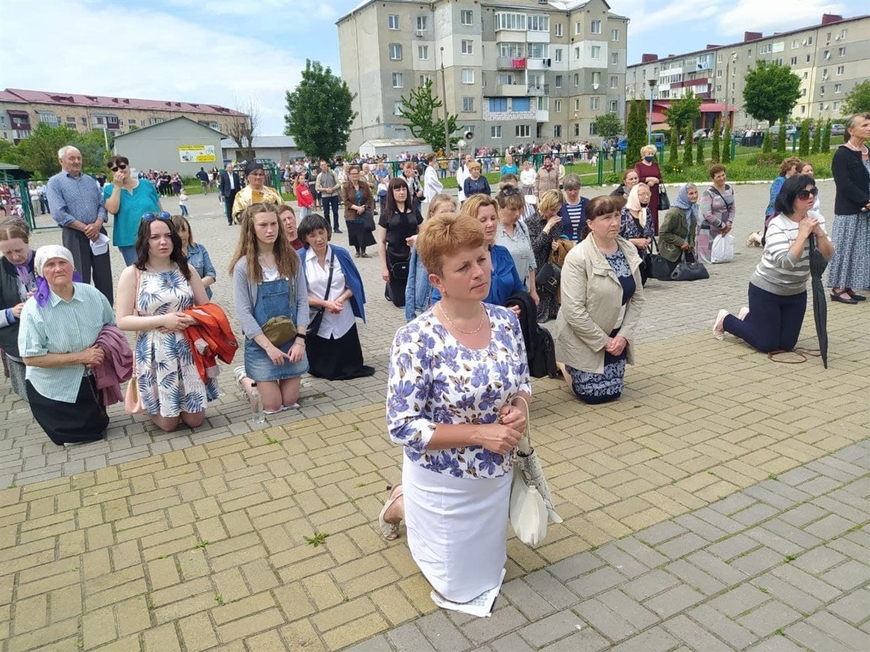Урочистою процесією міста у Городку віряни ходять щороку.