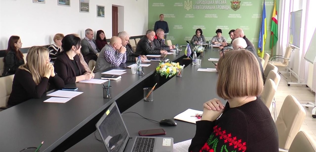 Також члени виконкому вирішили рекомендувати городоцьким обранцям звернутися до Верховної Ради України, щодо заборони діяльності УПЦ на території Городоцької міської територіальної громади.