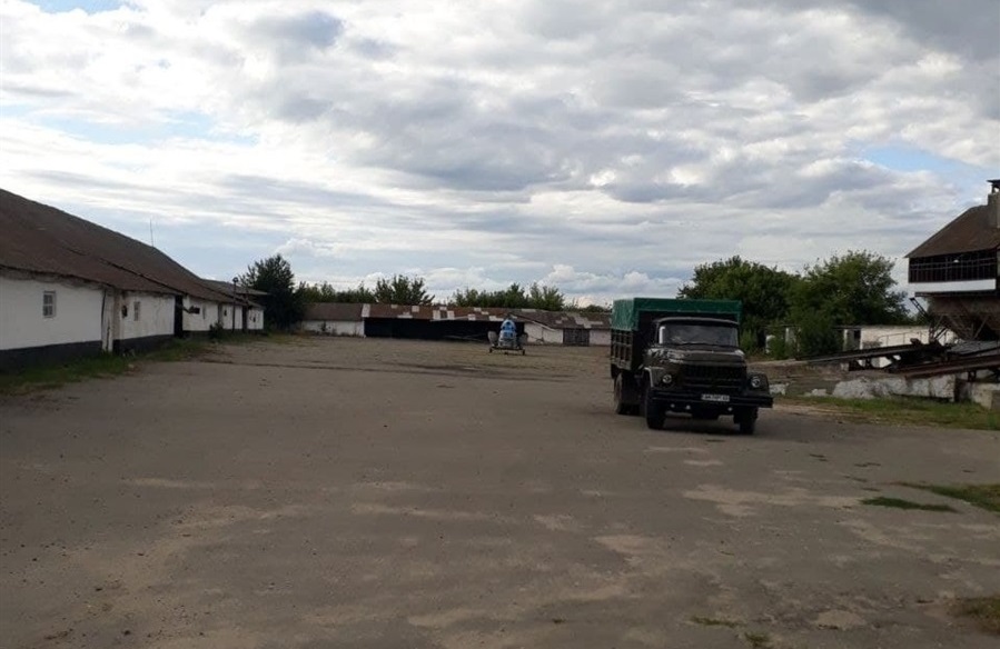 На момент приїзду пасічників гвинтокрил стояв на польовому стані