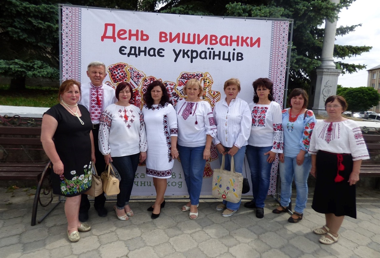 Із них — 12 бібліотекарів. 