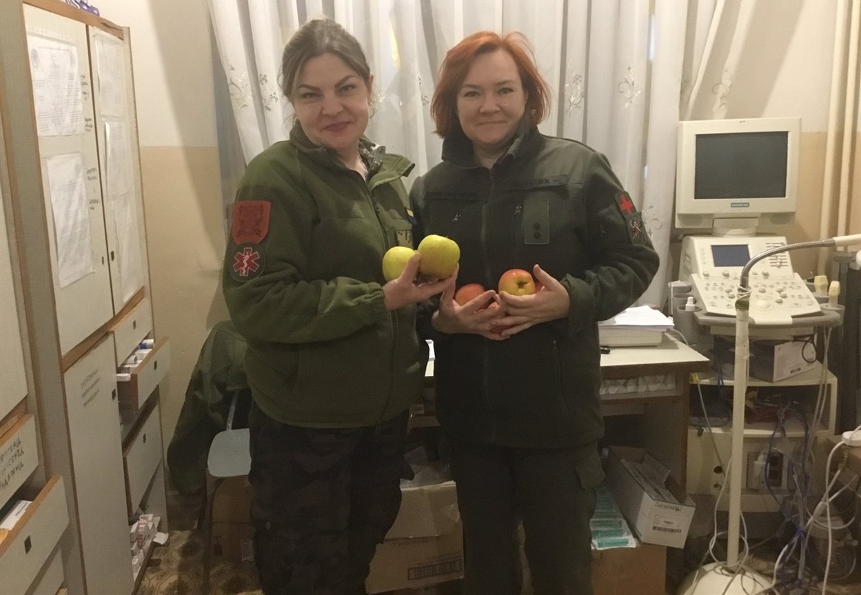 Із колегою у медроті