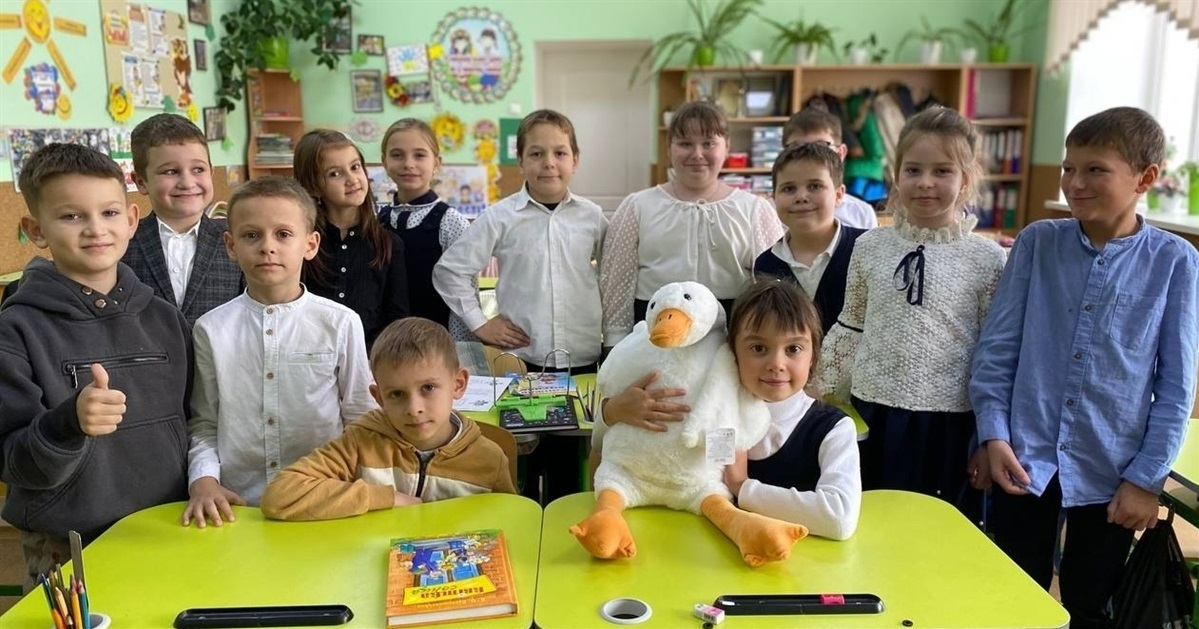 Нещодавно учням та ученицям школи вдалося зібрати кошти на дрони для захисників та захисниць
