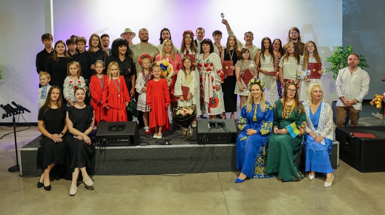 Учасники й учасниці міжнародного концерту