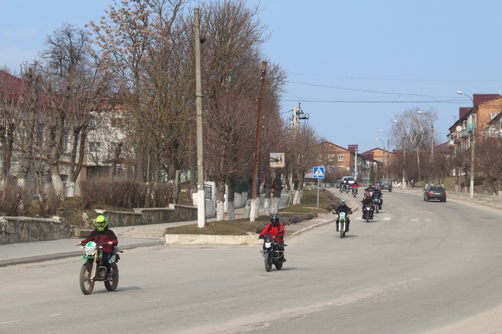 Маршрут мотоциклістів пролягав по вулицях Індустріальній, Шевченка, Ткачука. Далі - по об'їзній дорозі - знову у центр міста 