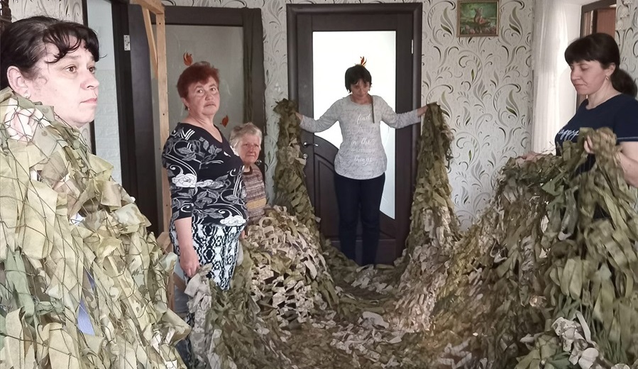 Волонтери зі Зверховець.